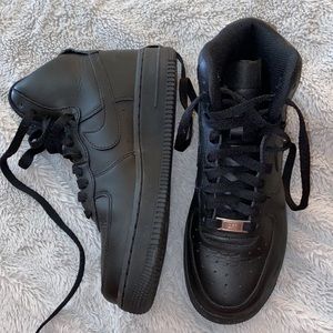 Nike Air Force 1 Black High Tops! 🖤